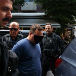 Ατάραχος και κυνικός ο μητροκτόνος της Λάρισας: «Φώναξα τον ξάδερφο μου να με βοηθήσει να την πετάξουμε στα σκουπίδια»