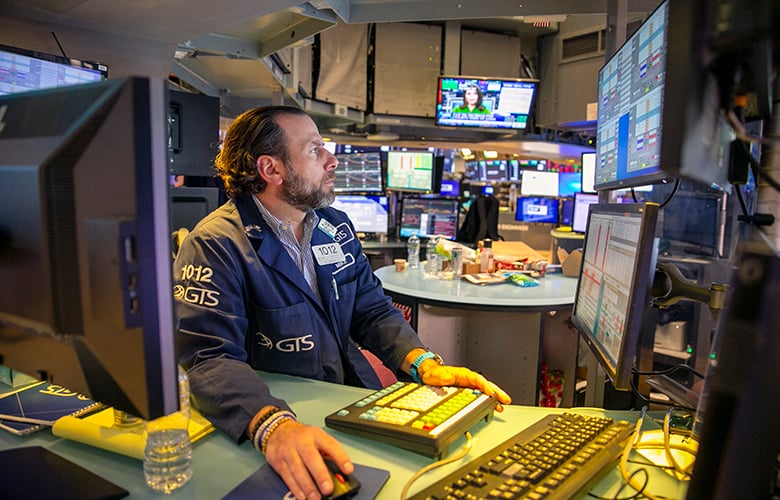 Ανθεκτικά τα ελληνικά κρατικά ομόλογα παρά τις μεγάλες απώλειες στις ευρωπαϊκές αγορές