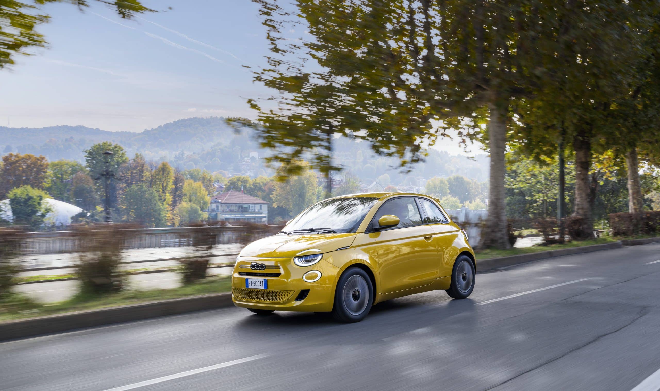 Fiat 500 Hybrid -Διαθέσιμο για παραγγελίες με τιμή από 19.213 ευρώ