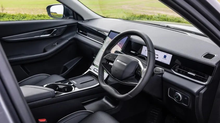 Jaecoo 5 Hybrid: Το SUV-έκπληξη που καίει λιγότερο και ρίχνει τους αντιπάλους στο καναβάτσο