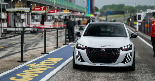 Το νέο Peugeot 208 GTi «γαζώνει» στην Imola