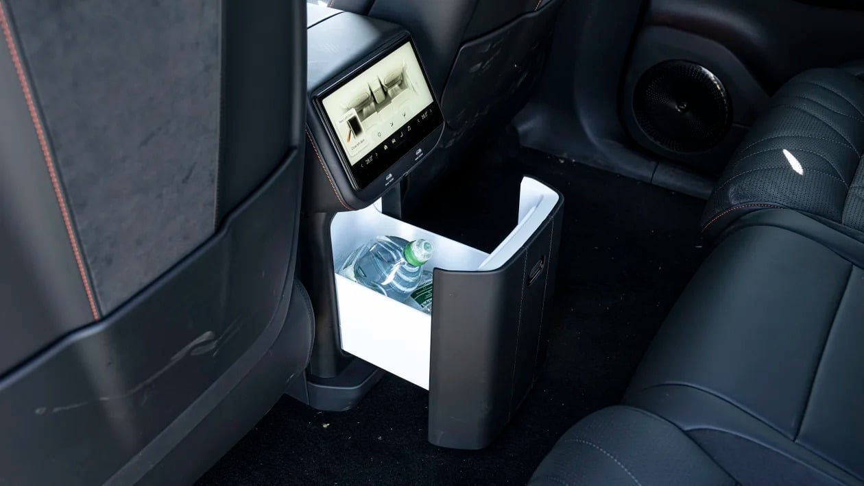 1.400 PS και 240 km ηλεκτρικής αυτονομίας - Το Zeekr 8X έρχεται να γκρεμίσει BMW & Audi με τιμή-σοκ