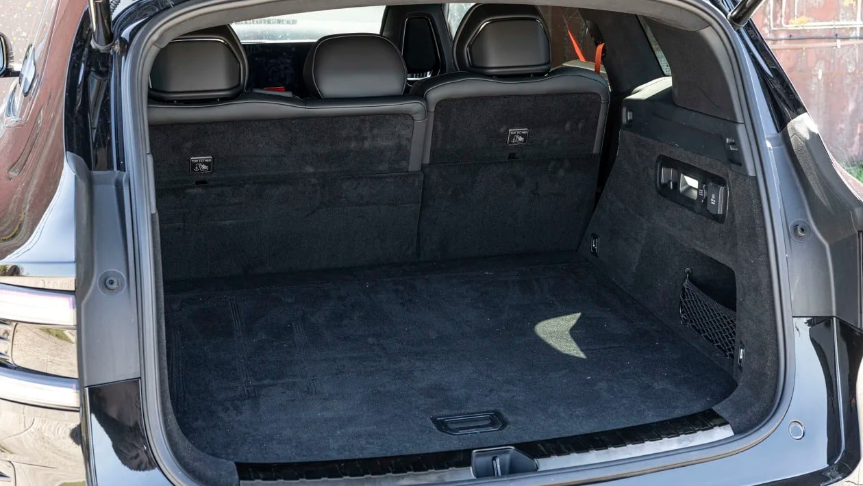 1.400 PS και 240 km ηλεκτρικής αυτονομίας - Το Zeekr 8X έρχεται να γκρεμίσει BMW & Audi με τιμή-σοκ