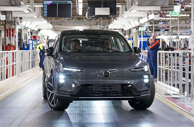 Volvo EX60: Ξεκινά στη Σουηδία η παραγωγή του
