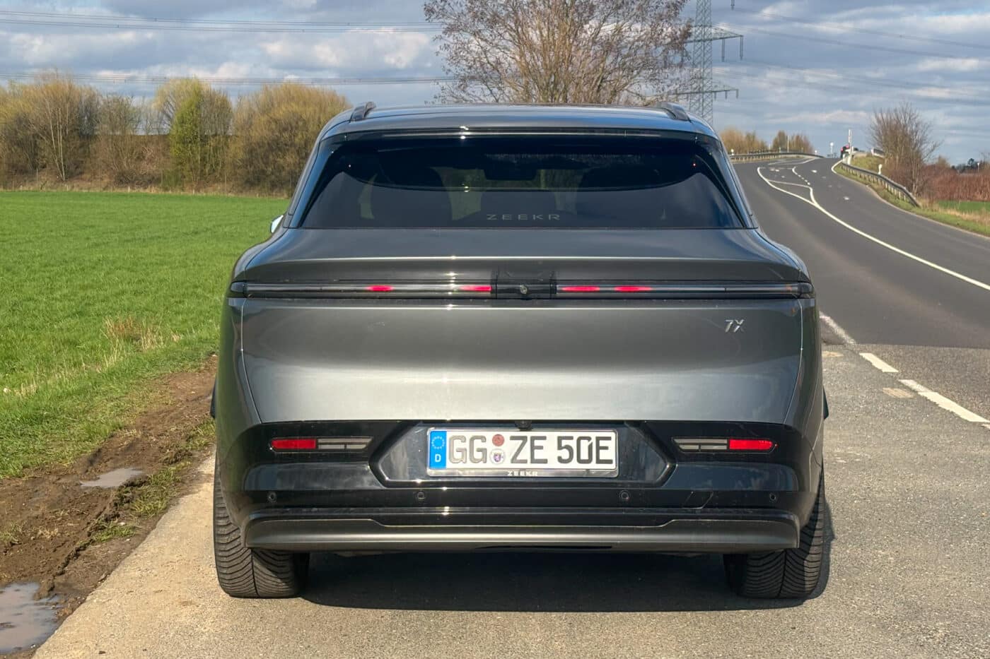 Το Zeekr 7X Privilege AWD με 646 PS αλλάζει τα δεδομένα 