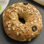 Bagels με ελιά (Ελιόψωμο)
