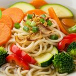 Detox σούπα με noodles