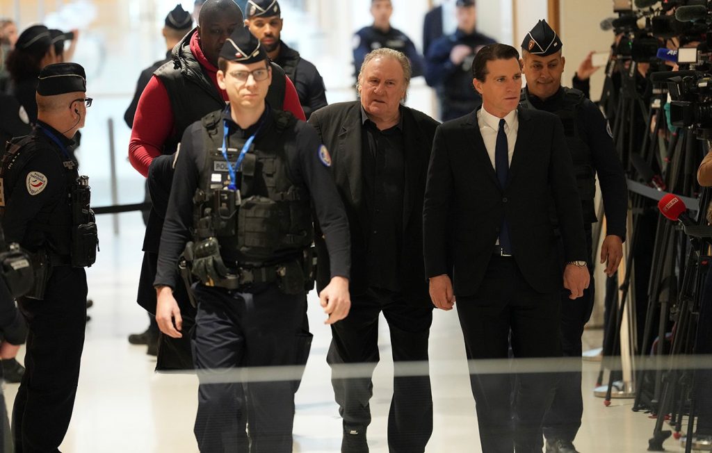 Ένοχος για σεξουαλική επίθεση κρίθηκε ο Ζεράρ Ντεπαρντιέ – Η ποινή που επιβλήθηκε στον διάσημο Γάλλο ηθοποιό