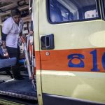 Ελεύθερη αφέθηκε η θεία του 7χρονου κοριτσιού που «πέρασε» μέσα από τζαμαρία μπαλκονόπορτας στην Καλλιθέα