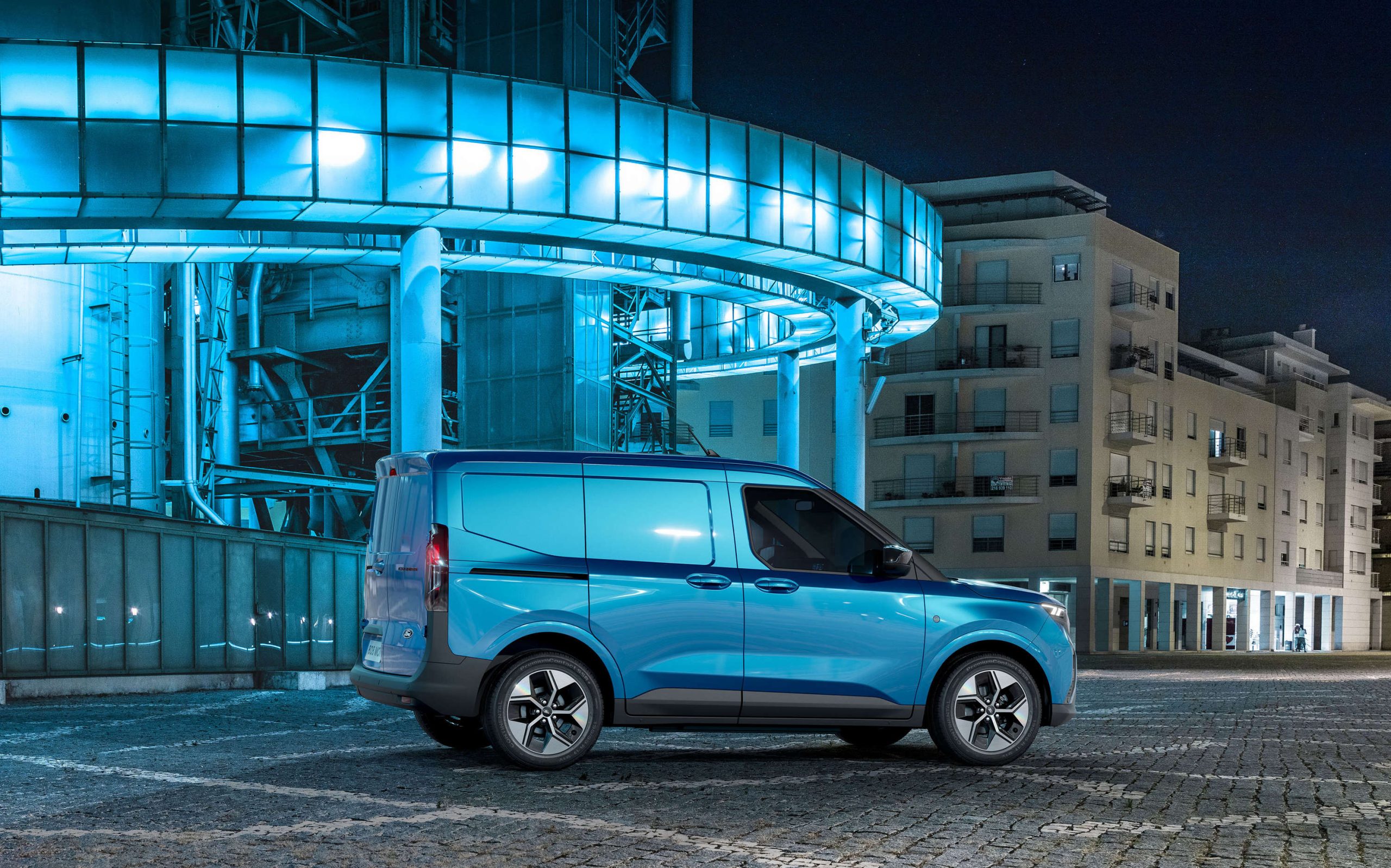 Ford E-Transit Courier: Παραγωγικότητα και πρακτικότητα στο ζενίθ!