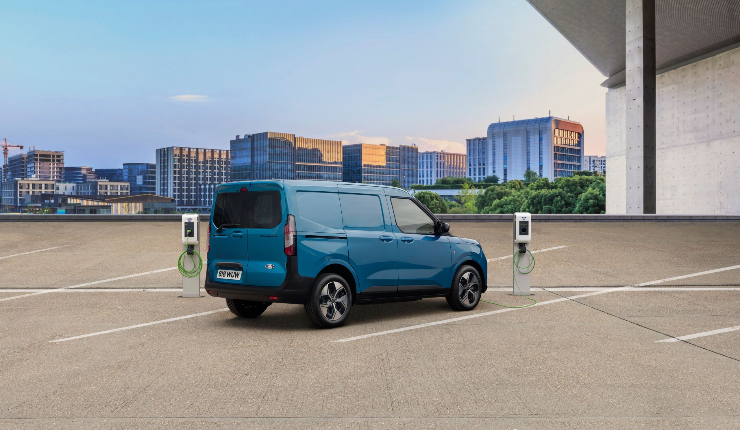 Ford E-Transit Courier: Παραγωγικότητα και πρακτικότητα στο ζενίθ!