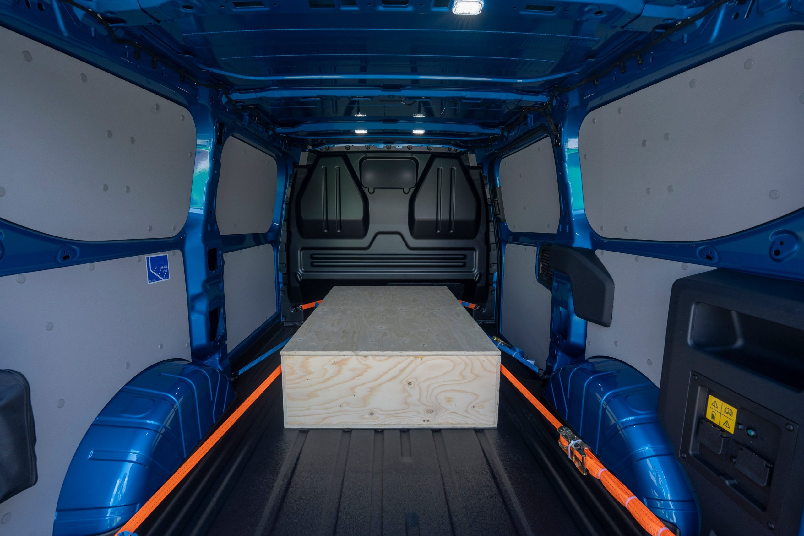 Νέο Ford E-Transit Custom: Στην πρίζα για ακόμα υψηλότερη παραγωγικότητα και αξία για κάθε επαγγελματία