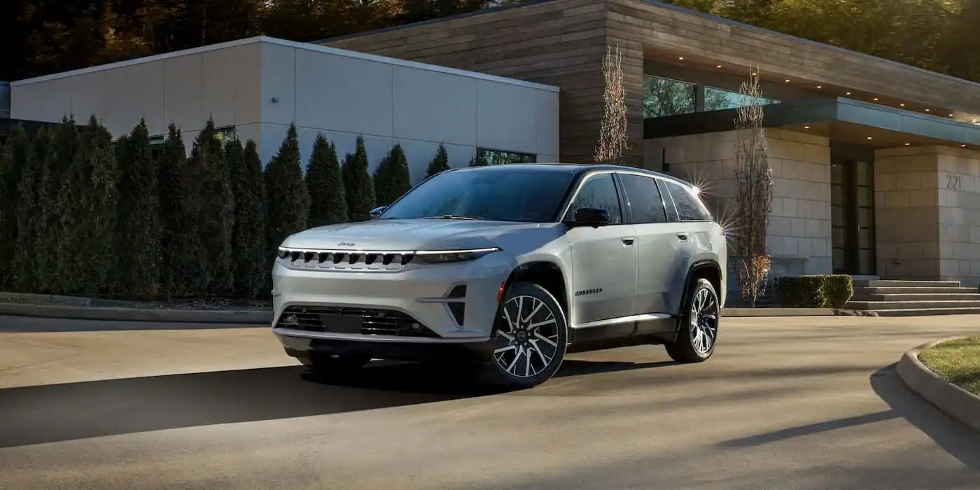 Έρχεται το ηλεκτρικό Jeep Grand Cherokee