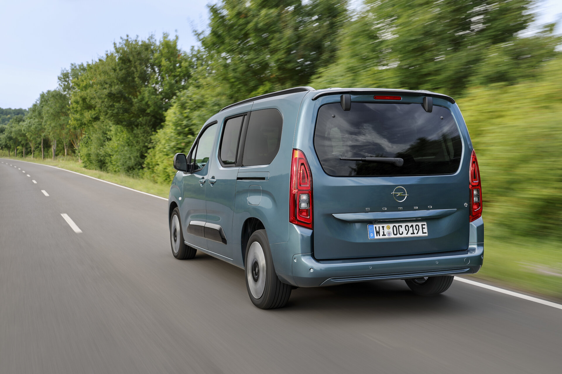 OpelComboElectric (1)