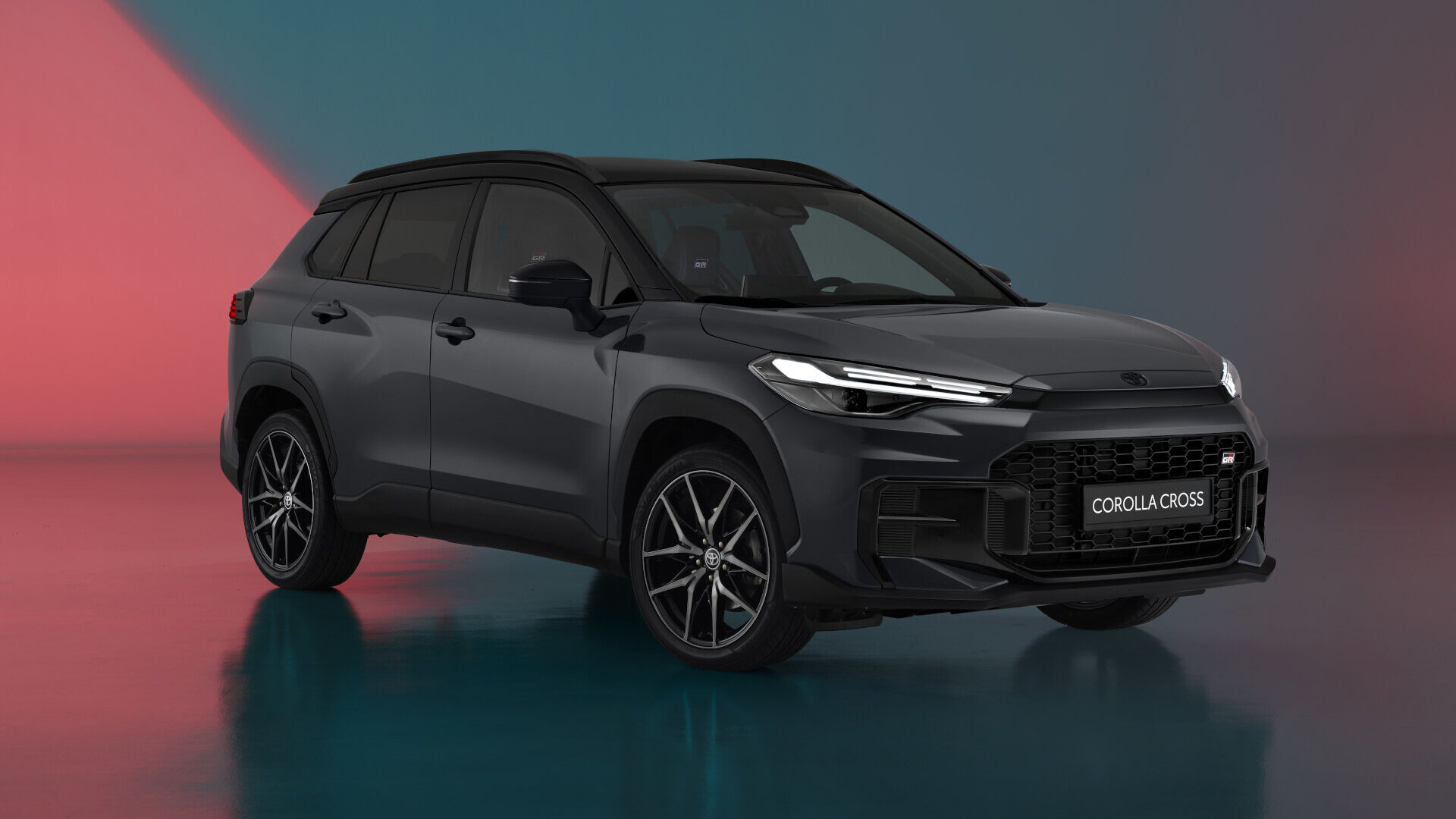 Toyota Corolla Cross GR Sport 2025 (1)
