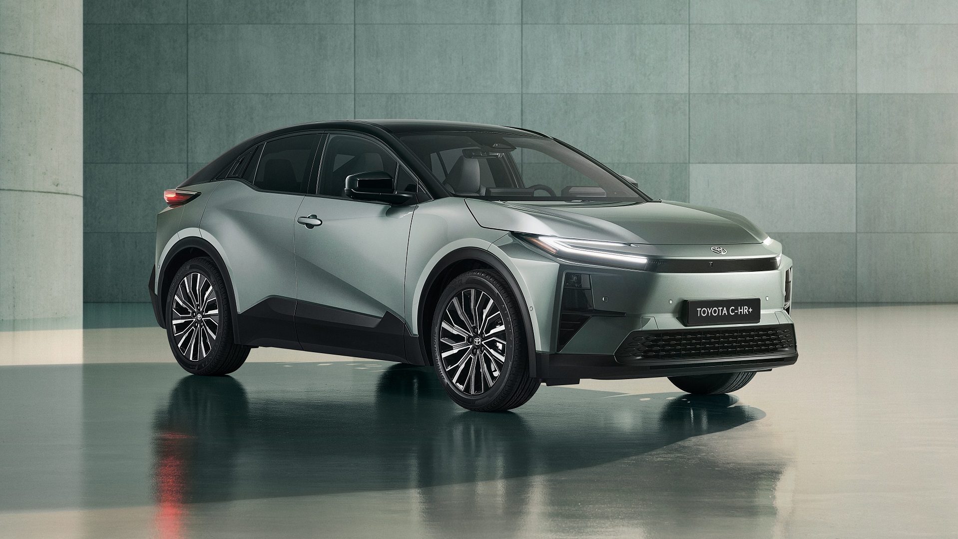 Toyota C HR+ studio 2025 (1)