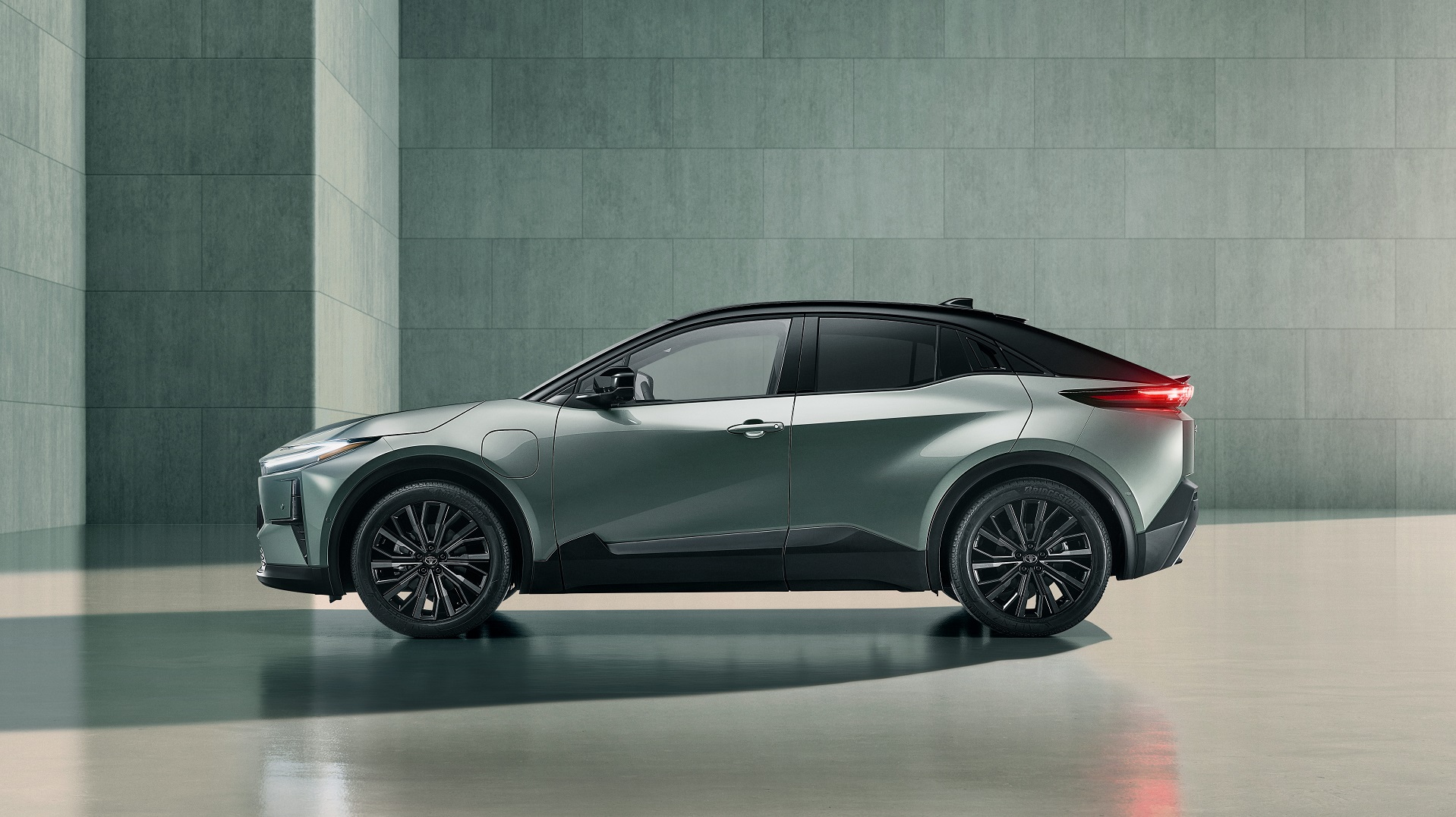 Toyota C HR+ studio 2025 (4)