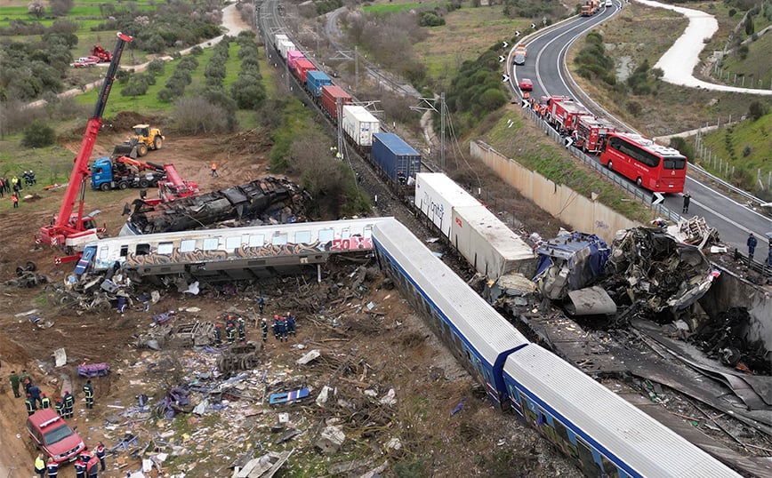 Στον εφέτη ανακριτή παραδόθηκε το πόρισμα του ΕΜΠ για την έκρηξη στα Τέμπη – Στα έλαια των μηχανών αποδίδει την πυρόσφαιρα