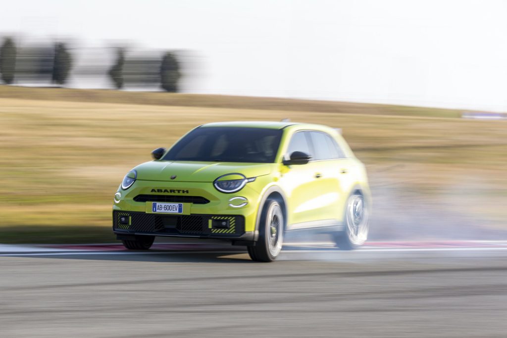 Abarth 600e (23)