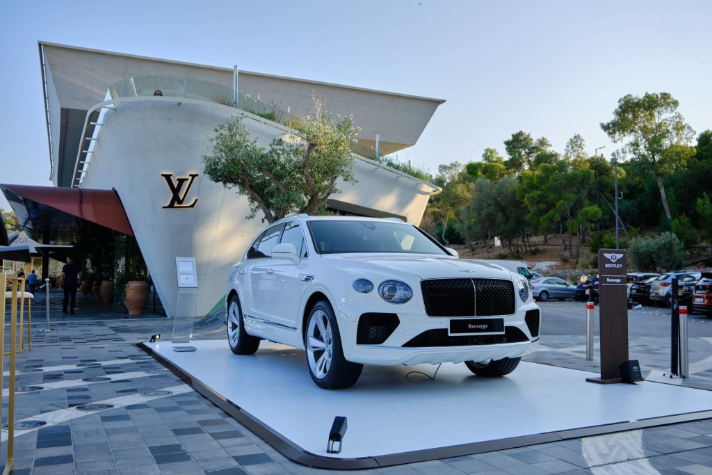 Bentley Bentayga Hybrid photo3 (1)