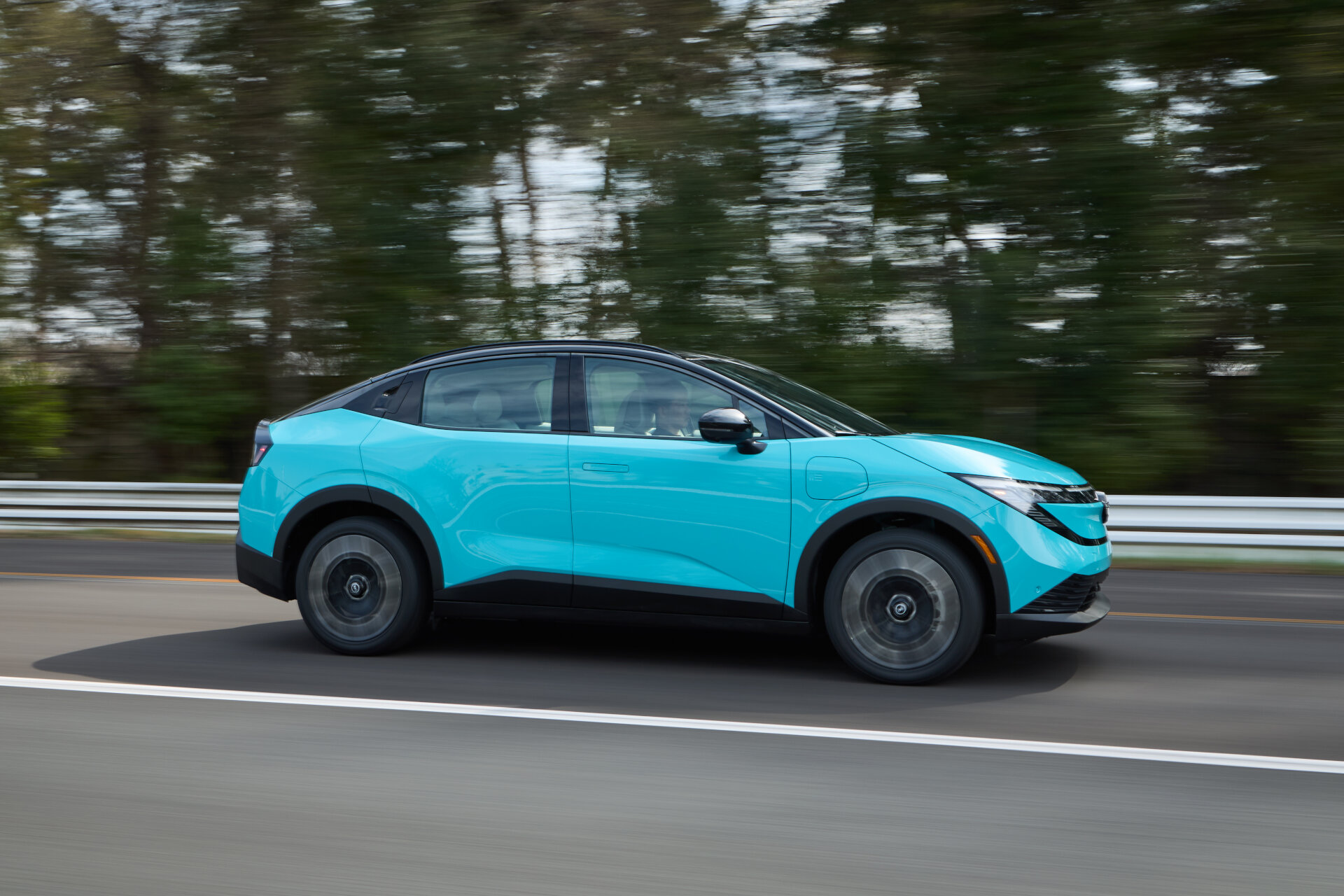 Nissan LEAF 2025 (3)