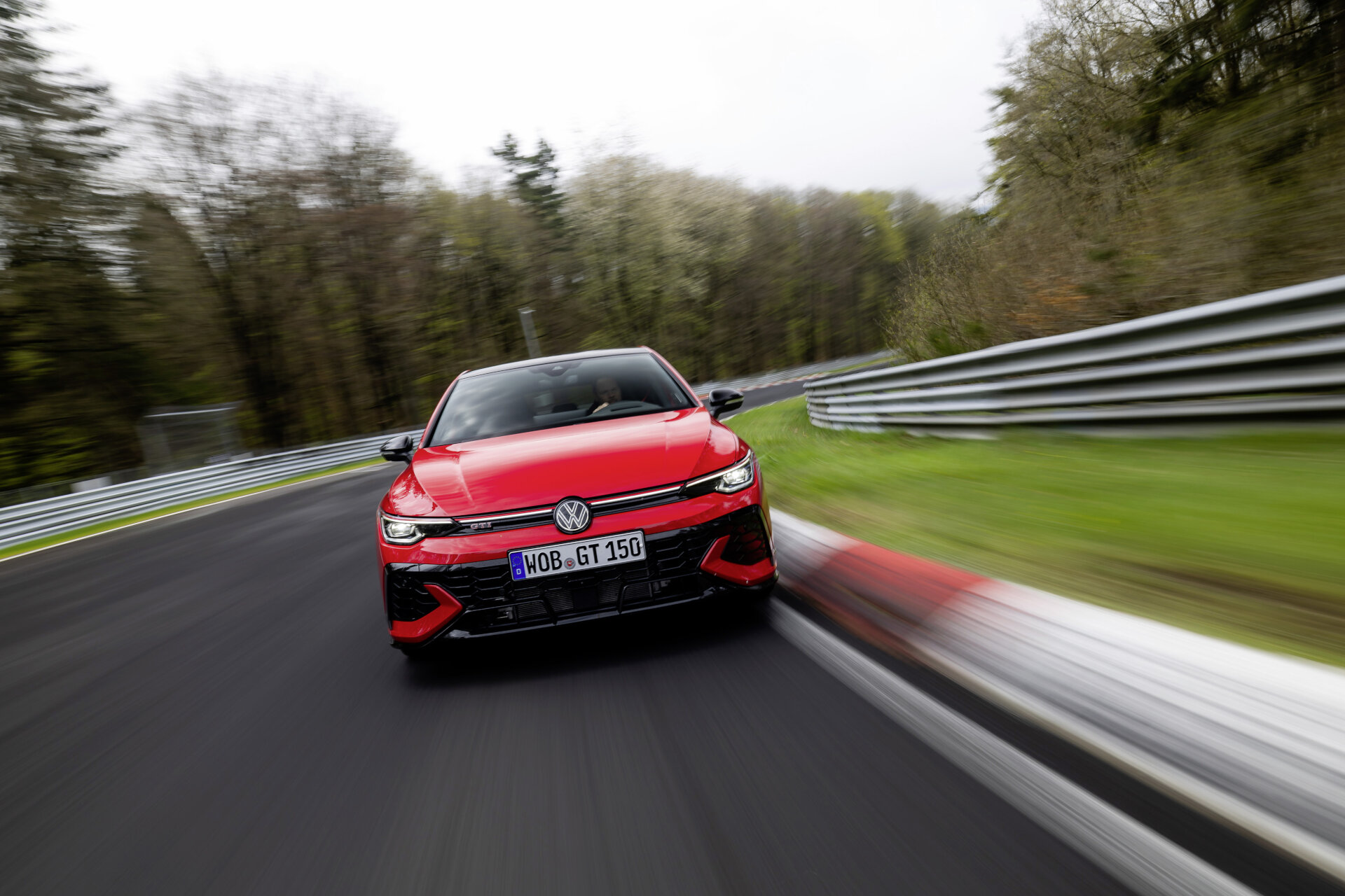 Volkswagen Golf GTI Edition 50 2025 (2)