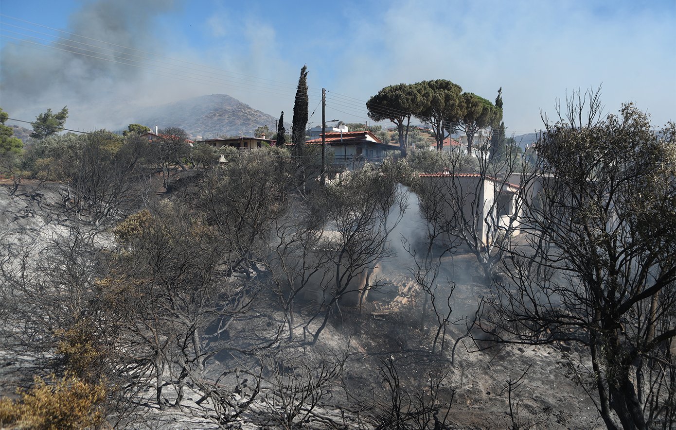 Από τι προκλήθηκε η μεγάλη πυρκαγιά στην Παλαιά Φώκαια – Σε καθεστώς αυξημένου συναγερμού η χώρα με αφορμή τις επικίνδυνες καιρικές συνθήκες