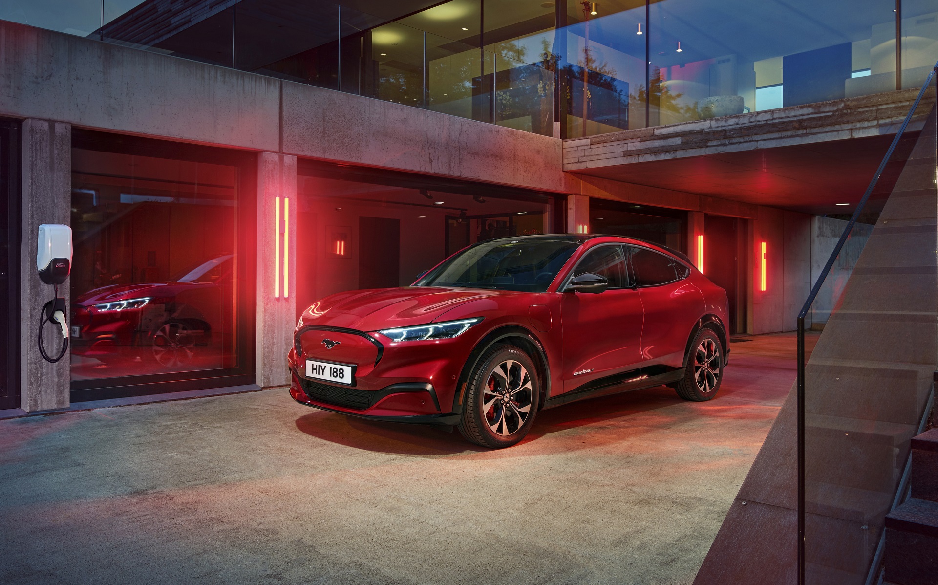 Το Ford Power Promise υπόσχεται ξέγνοιαστη μετάβαση προς την ηλεκτροκίνηση