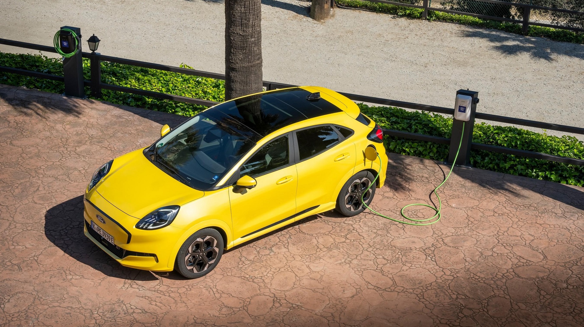 Ford Puma Gen E 04 charging