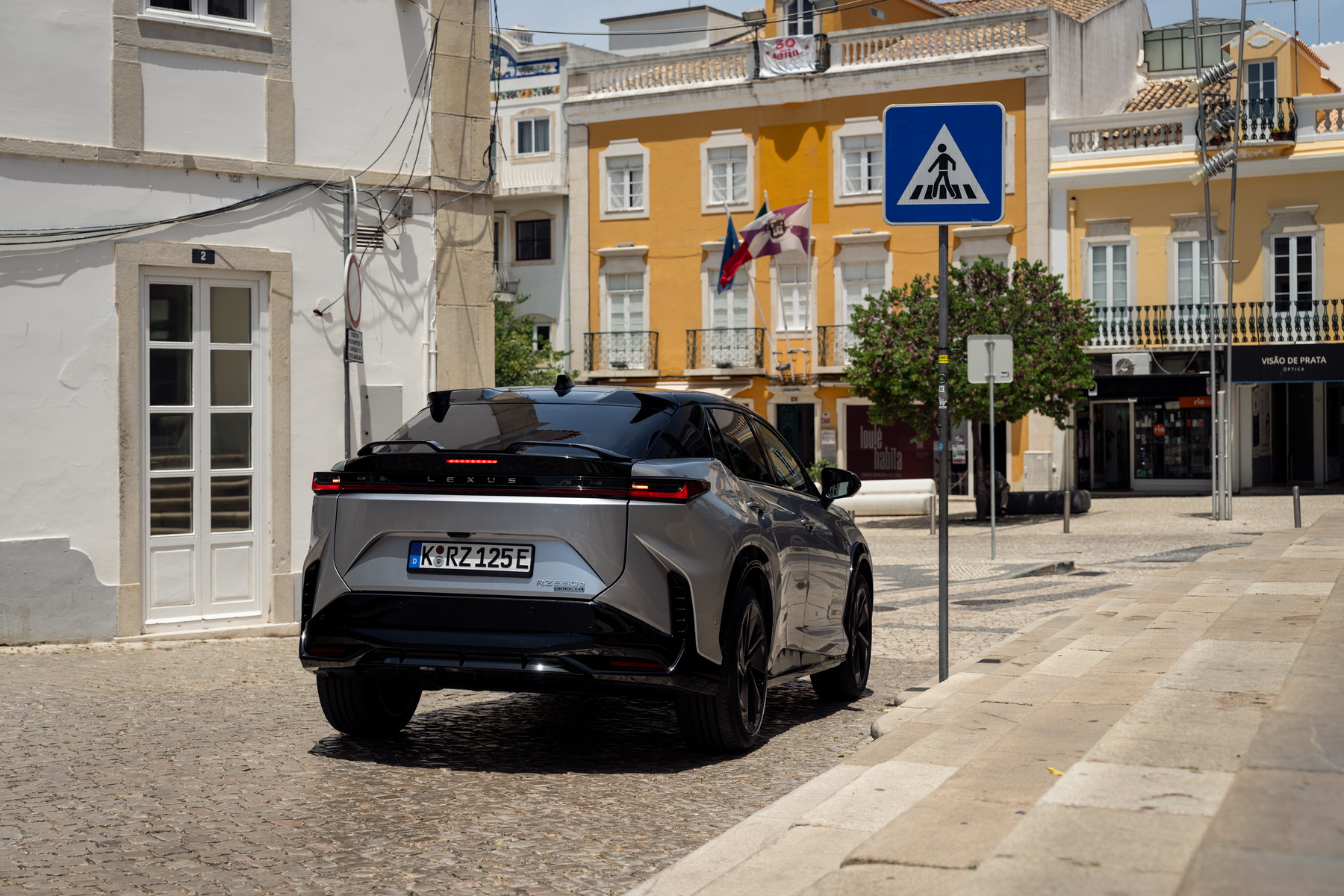LEXUS RZ 550e F SPORT (15)