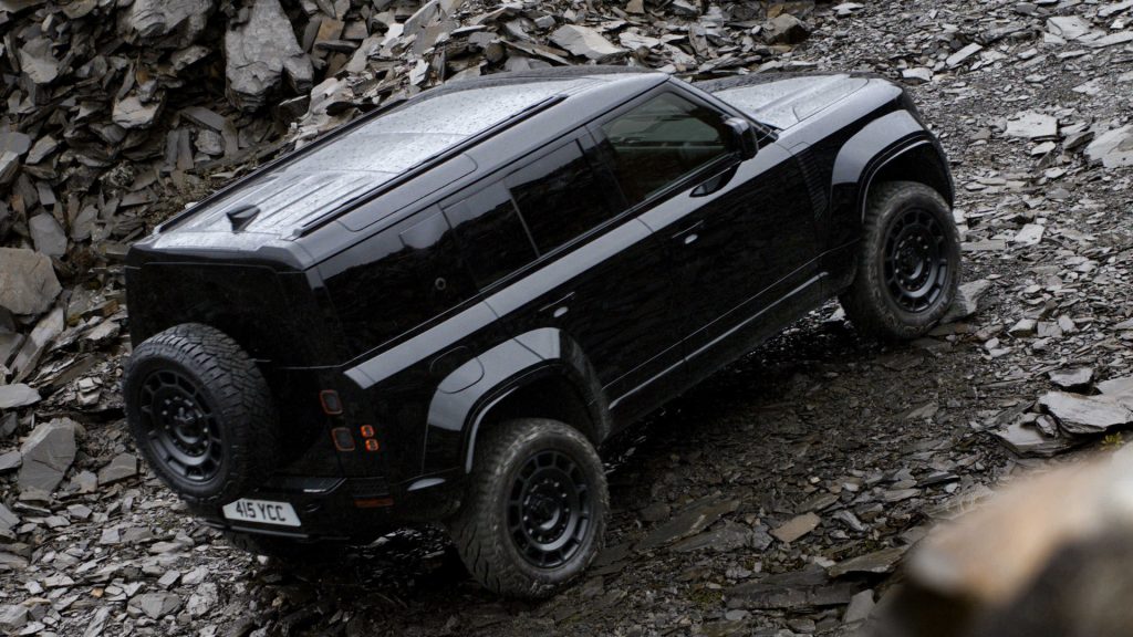 Land Rover Defender Octa Black (1)