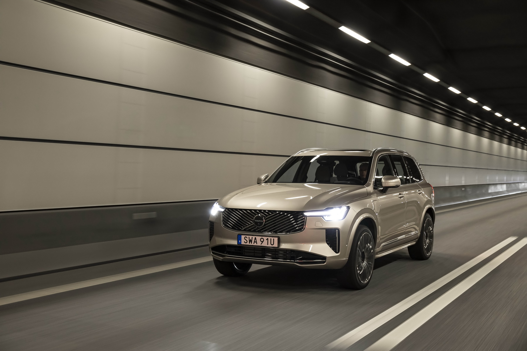 New Volvo XC90 T8 eAWD Plug in Hybrid (8)