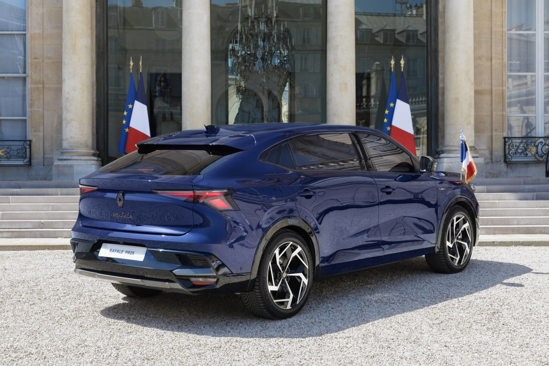 Renault Rafale Presidential (1)