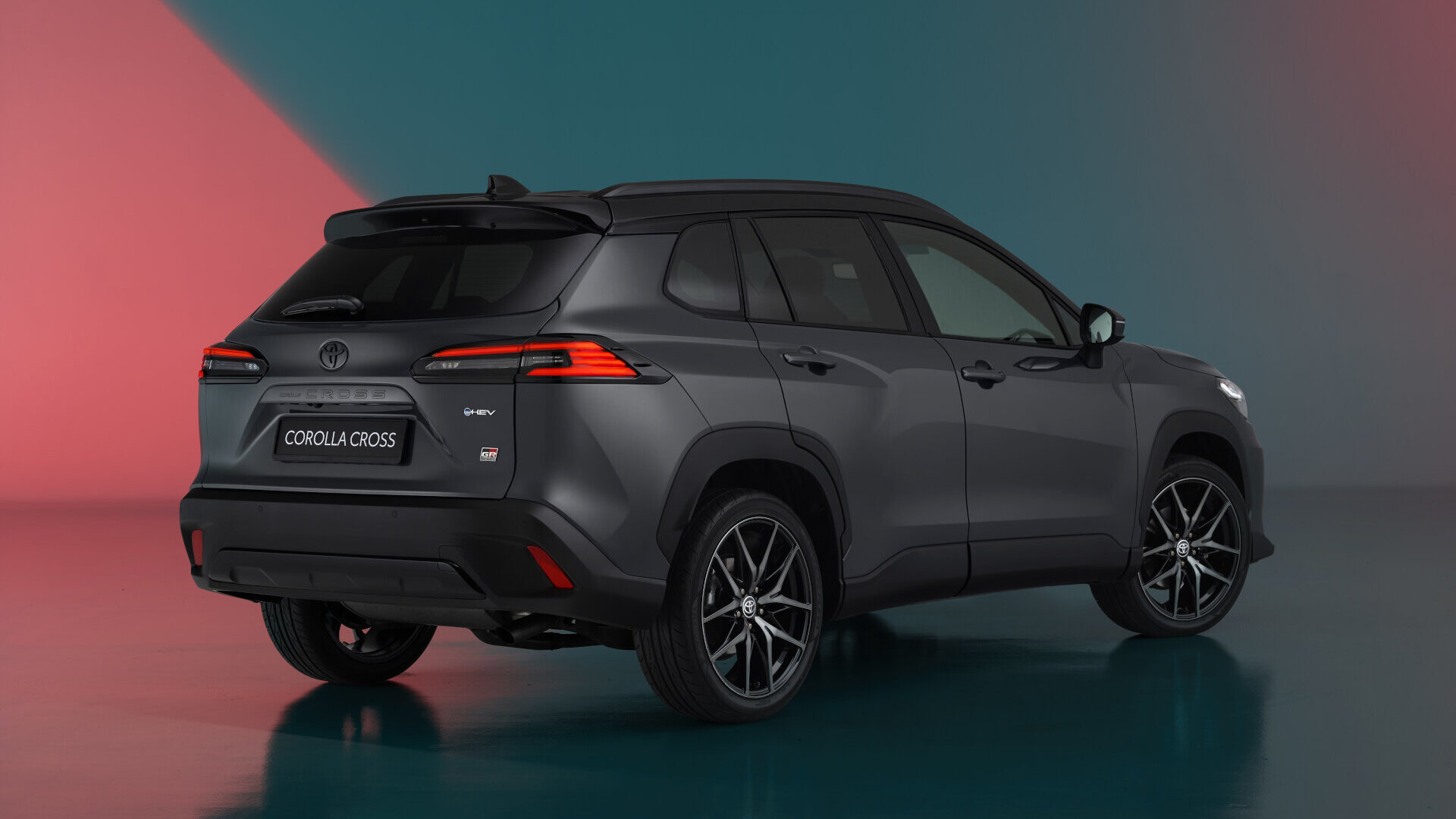 Toyota Corolla Cross GR Sport 2025 (2)