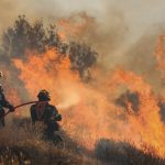 Μεγάλη πυρκαγιά στην Ιεράπετρα: Σε κατάσταση έκτακτης ανάγκης τρεις περιοχές – 230 πυροσβέστες στη μάχη με τις αναζωπυρώσεις