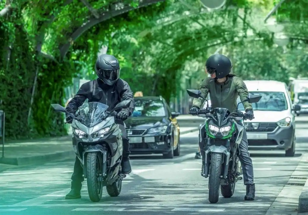 Φαίνεται σαν Ninja, αλλά πάει σαν σκούτερ!