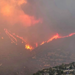 Πύρινη κόλαση στην Κύπρο: Δύο νεκροί, κάηκαν δεκάδες σπίτια – Εκκενώθηκαν τουλάχιστον τέσσερα χωριά