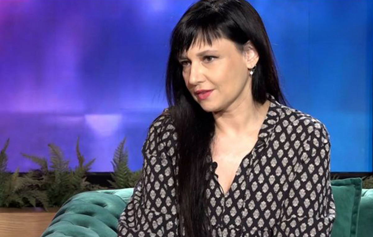 Αθηναΐς Νέγκα: «Έχω υπάρξει αποτυχημένη πανελίστρια – Μακάρι να ήμουν παρουσιάστρια ψυχαγωγίας να έβγαζα ένα σκασμό λεφτά»