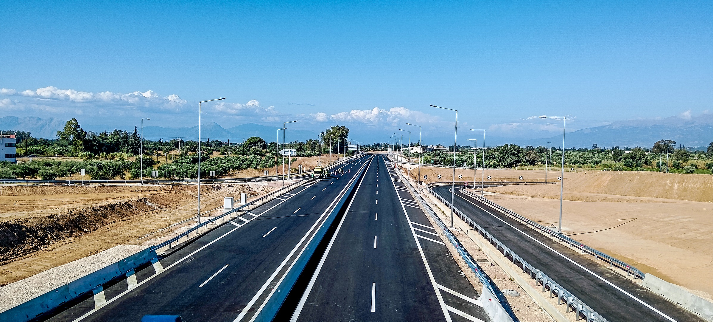 [379526] ΤΕΛΕΤΗ ΠΑΡΑΔΟΣΗΣ ΤΗΣ ΝΕΑΣ ΧΑΡΑΞΗΣ ΤΗΣ ΕΘΝΙΚΗΣ ΟΔΟΥ ΠΑΤΡΩΝ ΠΥΡΓΟΥ ΠΑΡΟΥΣΙΑ ΤΟΥ ΠΡΩΘΥΠΟΥΡΓΟΥ ΚΥΡΙΑΚΟΥ ΜΗΤΣΟΤΑΚΗ (ΧΡΗΣΤΟΣ ΣΤΡΑΤΟΥΛΑΚΟΣ/APOHXOS.GR/EUROKINISSI)