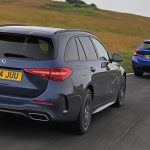 BMW 330e vs Mercedes C 300 e: Η μάχη των υβριδικών premium station wagon