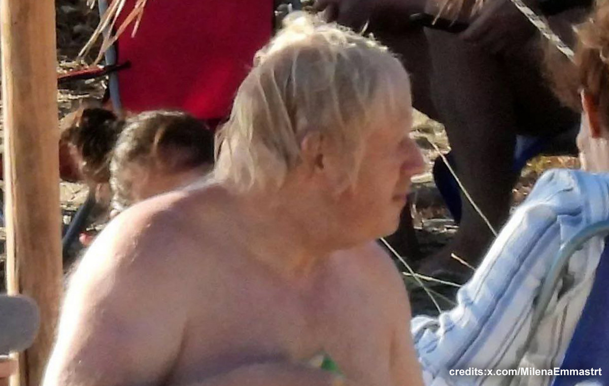 Για διακοπές στην Εύβοια ο Μπόρις Τζόνσον – Ψώνισε από πλανόδιο μανάβη της Καρύστου