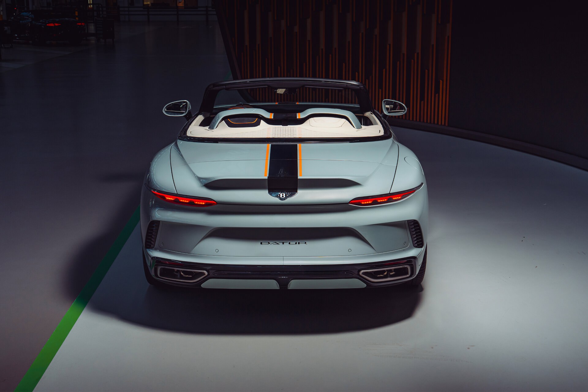 Bentley Batur Convertible One plus One (11) Bentley Batur Convertible One plus One (11)