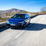 Το Volkswagen Passat δείχνει στα SUV των ΗΠΑ «πώς γίνεται η δουλειά»