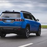 Το Jeep Cherokee έγινε υβριδικό με 210 ίππους και με αυτονομία-ρεκόρ!