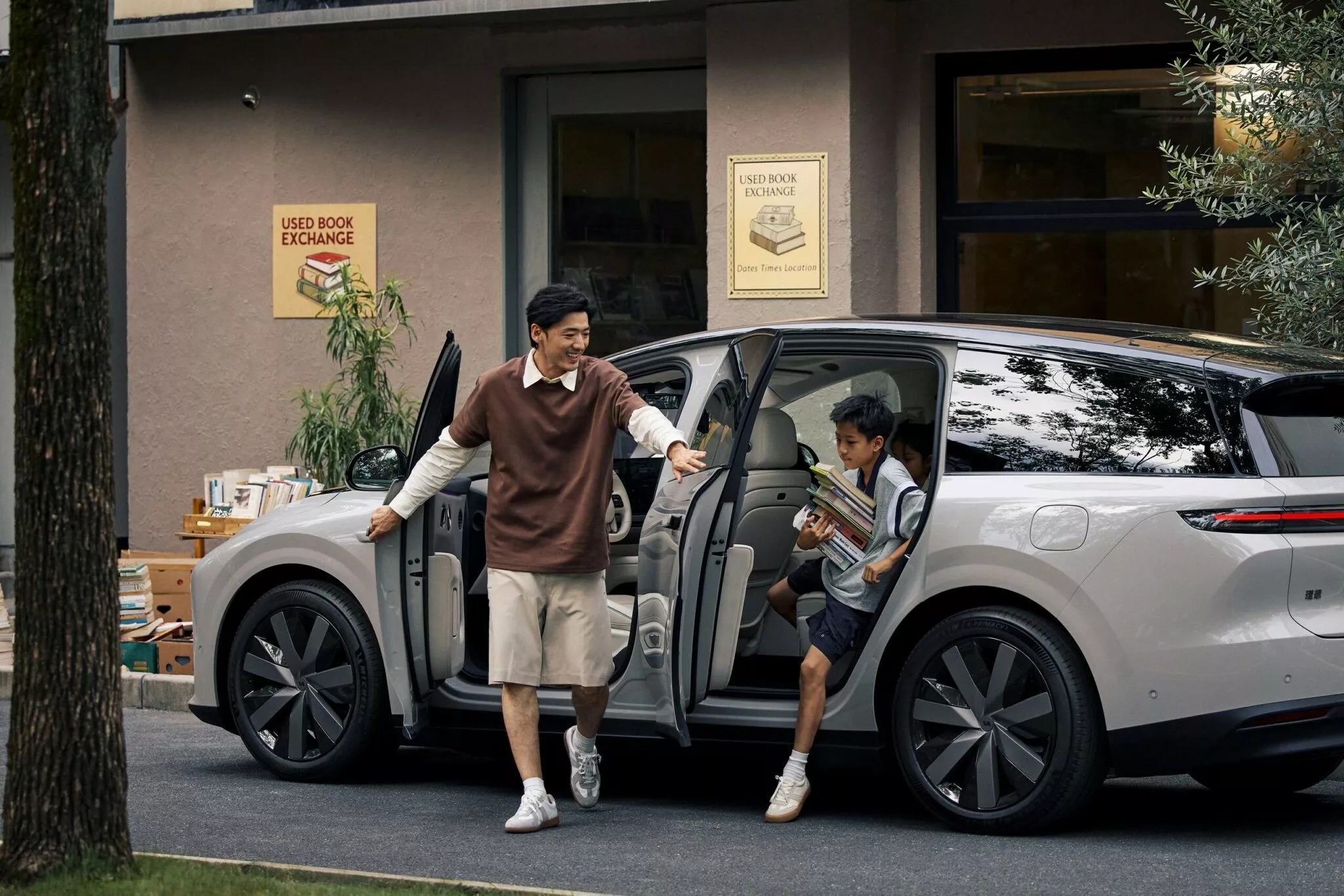Η Κίνα αντεπιτίθεται με το Li Auto i8 – Δυνατότερο, φθηνότερο και πιο έξυπνο