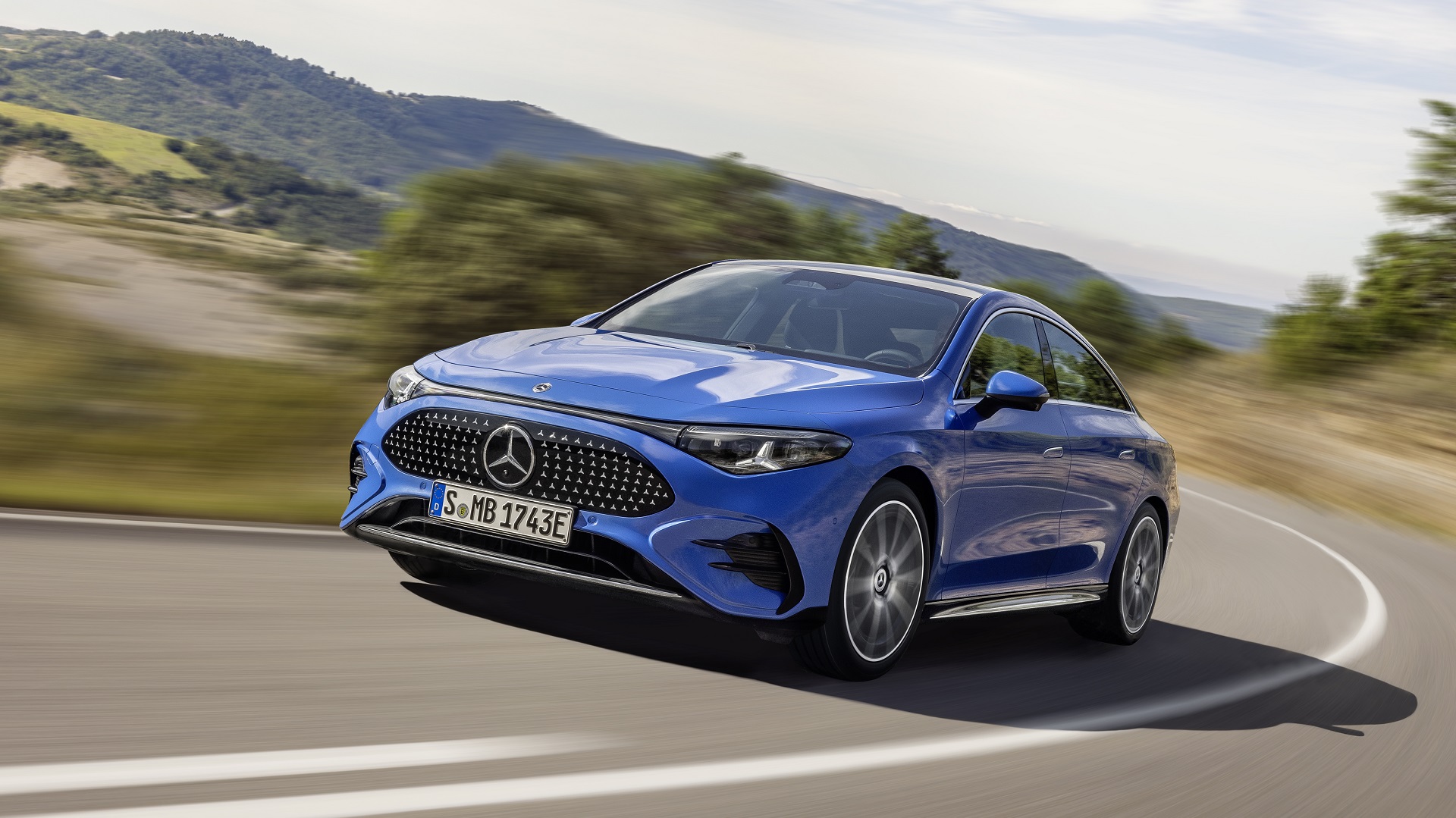 Der neue Mercedes Benz CLA: großartig, mühelos, intuitiv und flexibel The all new Mercedes Benz CLA: gorgeous, effortless, intuitive, and flexible.
