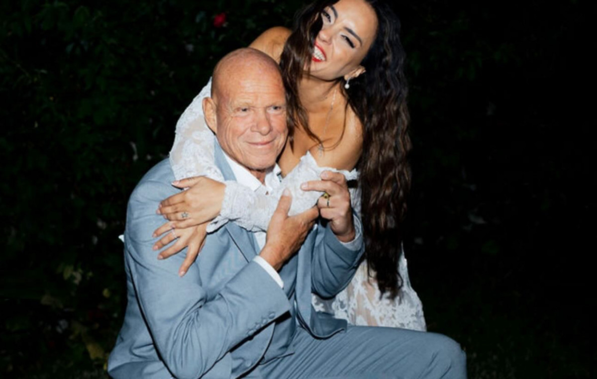 Ελπίδα Ιακωβίδου: «Κάποιος να με ξεματιάσει» – Το ατύχημα που διέκοψε προσωρινά τον μήνα του μέλιτος με τον Τζώνη Καλημέρη