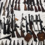Προετοιμασμένος… για «πόλεμο» ο απόστρατος της Πολεμικής Αεροπορίας που συνελήφθη στο Κιάτο – Δείτε φωτογραφίες