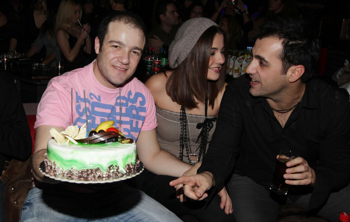 Φώτης Σπύρος: Ήμουν αλκοολικός όπως ο πατέρας μου – Ήταν δύσκολο να διαχειριστεί πως είμαι ομοφυλόφιλος