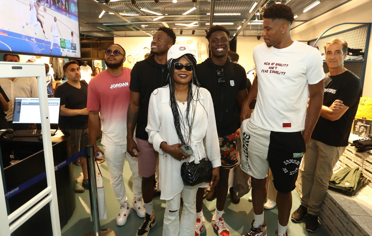 Πόσα αδέρφια έχει ο Γιάννης Αντετοκούνμπο